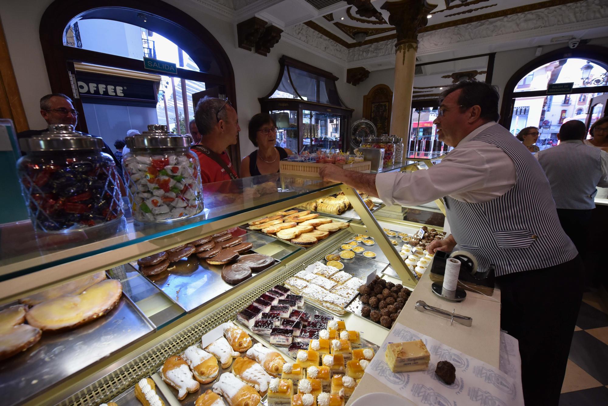 Se necesita dependiente/a para pastelería artesanal